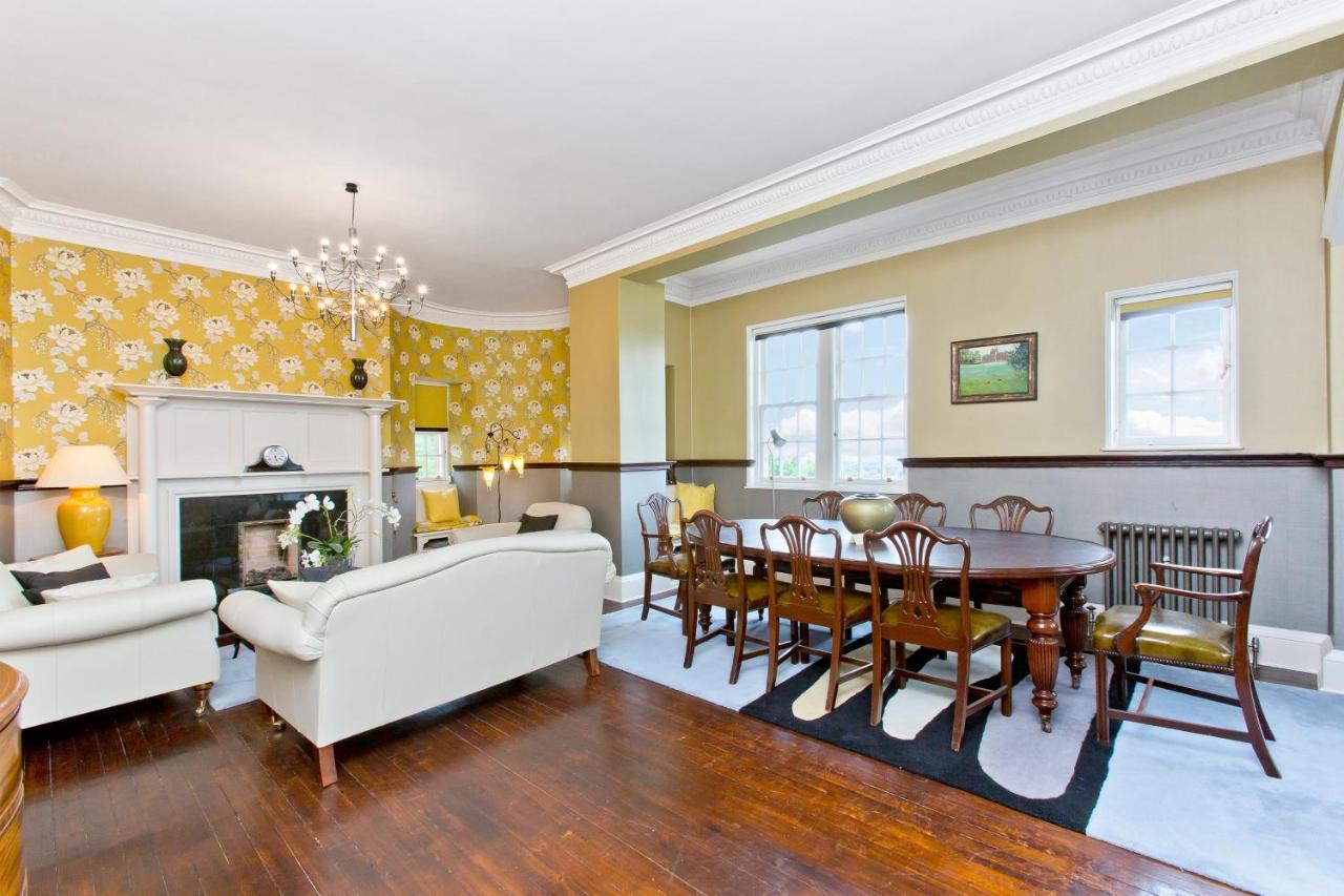 Luxury 3-Bedroom Apartment With Stunning Views At Ramsay Garden 爱丁堡 外观 照片