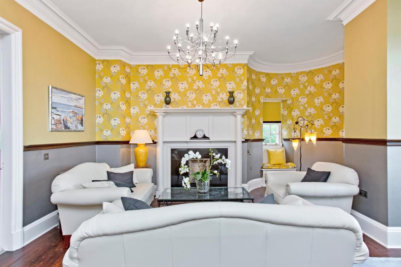 Luxury 3-Bedroom Apartment With Stunning Views At Ramsay Garden 爱丁堡 外观 照片
