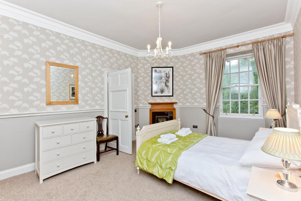 Luxury 3-Bedroom Apartment With Stunning Views At Ramsay Garden 爱丁堡 外观 照片